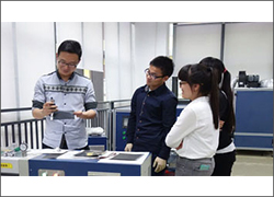 深圳科晶接待上海理工大學(xué)學(xué)生進(jìn)行設(shè)備實(shí)驗(yàn)
